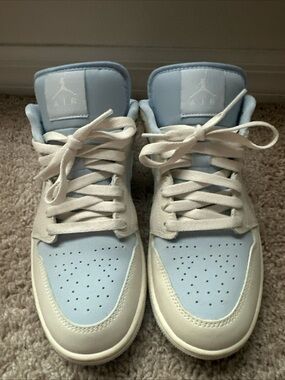 Jordan 1 Low SE Hydrogen Blue Sail Size 9.5 Women